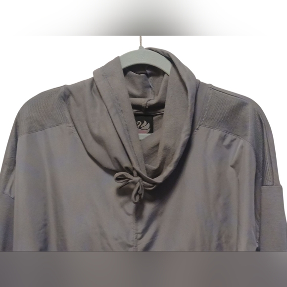 Gloria Vanderbilt - NWT, Gray Sports Warm-up Pullover Jacket W/ Roll tab... - Picture 5 of 9